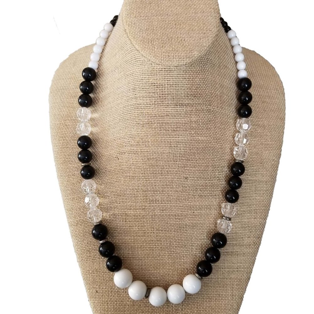 Classic 1990's Acrylic Beaded Necklace EUC